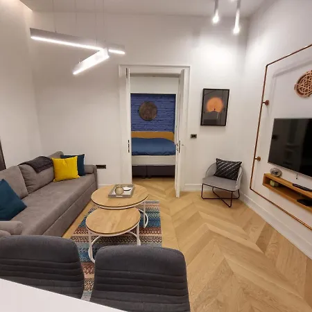 Unique And Luxury With Balcony Apartment *