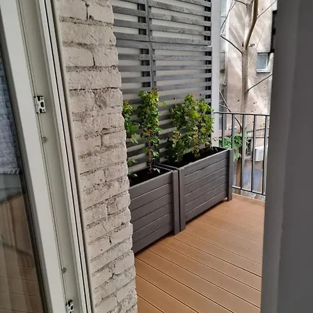 Unique And Luxury With Balcony *