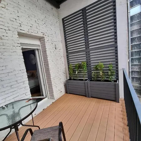 Apartment Unique And Luxury With Balcony